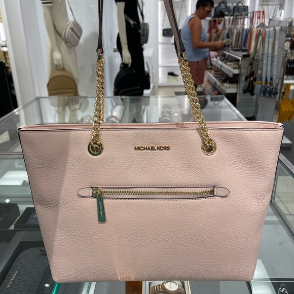 MICHAEL KORS
Jet Set Medium Front Zip Pebbled Leather Chain Tote 
Powder Blush - Picture 14 of 16